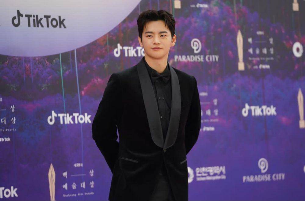 Seo In Guk (instagram.com/storyjcompany)