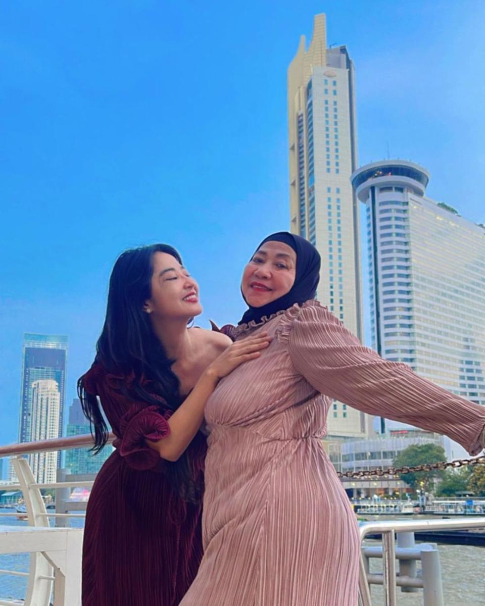 Dewi Perssik berlibur di Thailand (instagram.com/dewiperssik9)