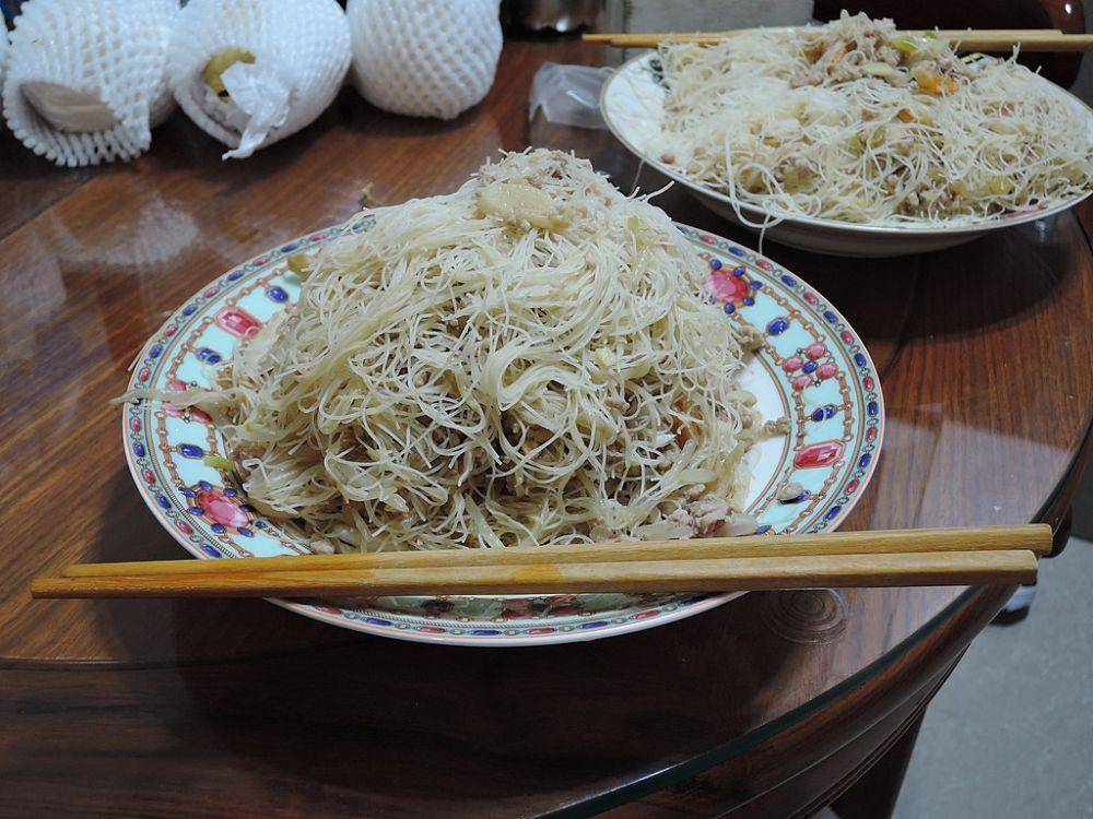ilustrasi bihun yang diberi minyak sayur (commons.wikimedia.org/Apeach316)
