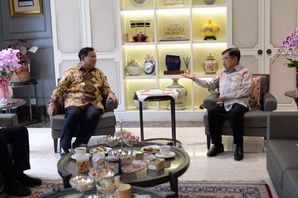 Ketua Umum Partai Gerindra, Prabowo Subianto temui Jusuf "JK" Kalla di kediaman pribadinya pada Selasa, 2 Mei 2023. (Dokumentasi tim JK)