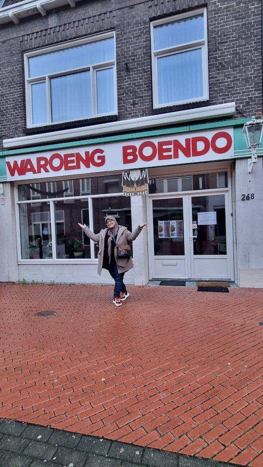 warung ibunda Shireen (YouTube.com/The Sungkars)