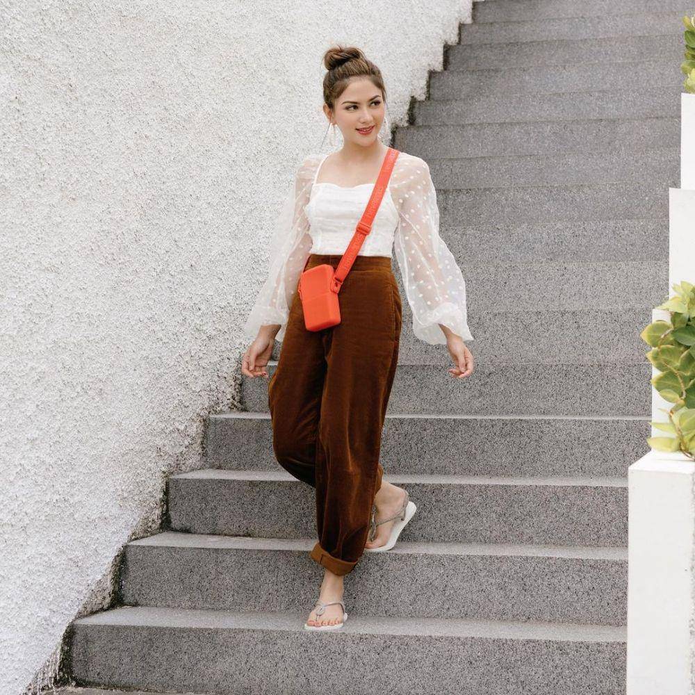Jessica Mila (instagram.com/jscmila)