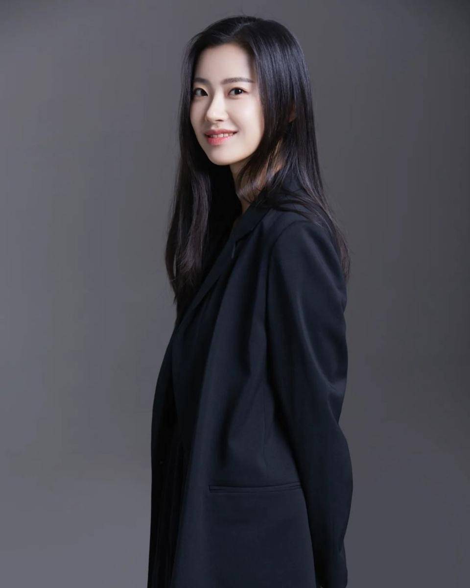 Kim Min Ah (Instagram.com/we_act)