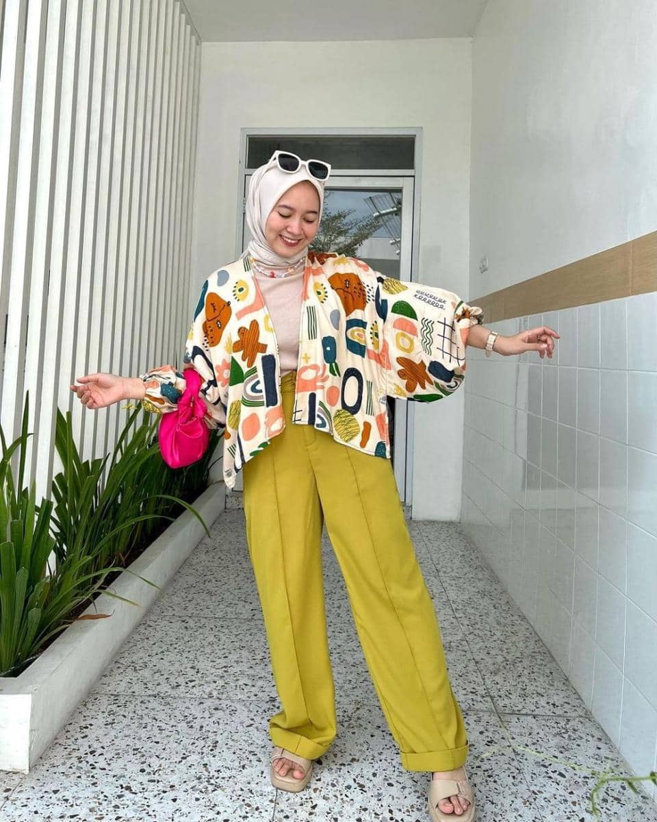 Gaya OOTD colorful Renny Silviana (instagram.com/rennysilviana)