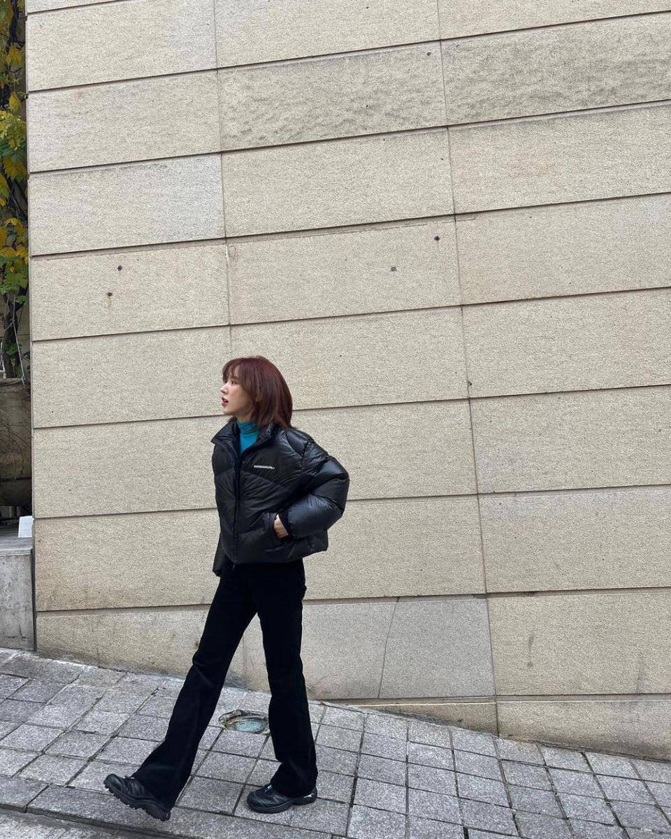 Inspirasi Outfit Boyish ala Wendy Red Velvet (instagram.com/@todayis_wendy)