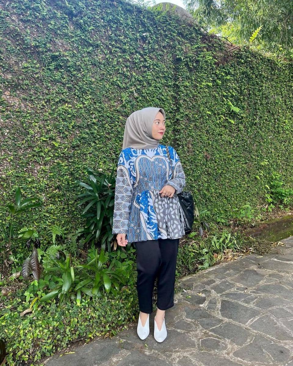 Gaya OOTD colorful Renny Silviana (instagram.com/rennysilviana)