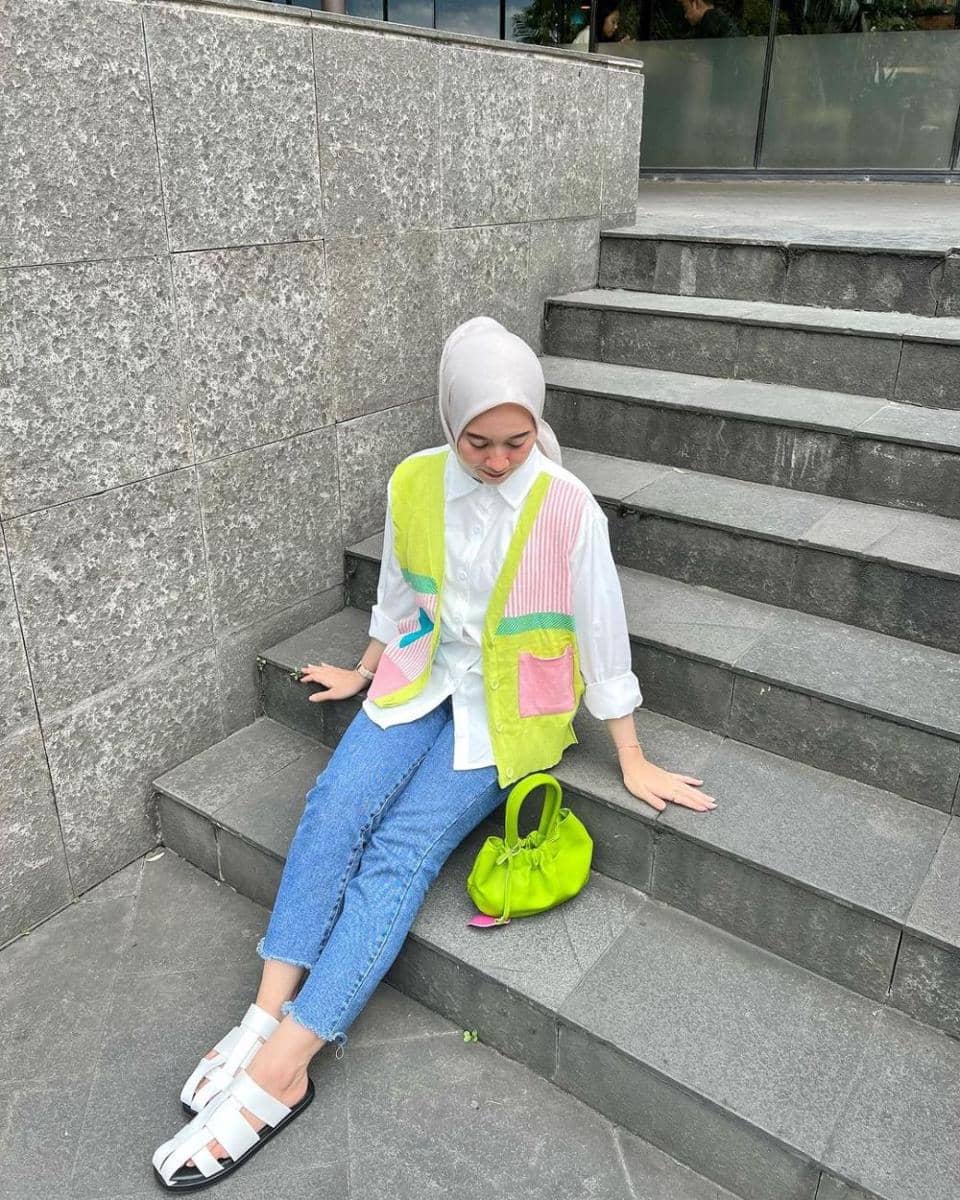 Gaya OOTD colorful Renny Silviana (instagram.com/rennysilviana)