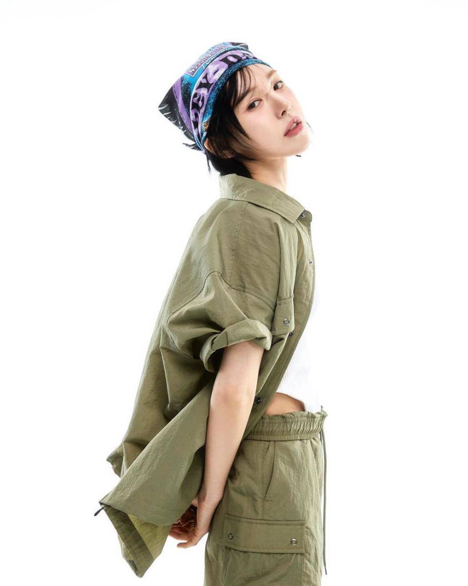 Inspirasi Outfit Boyish ala Wendy Red Velvet (instagram.com/@todayis_wendy)