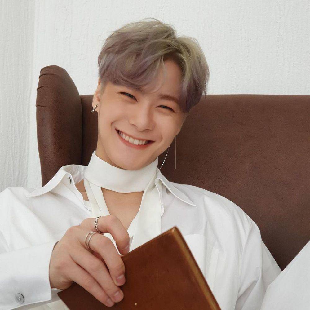 Moonbin Astro (instagram.com/ast_jinjin)