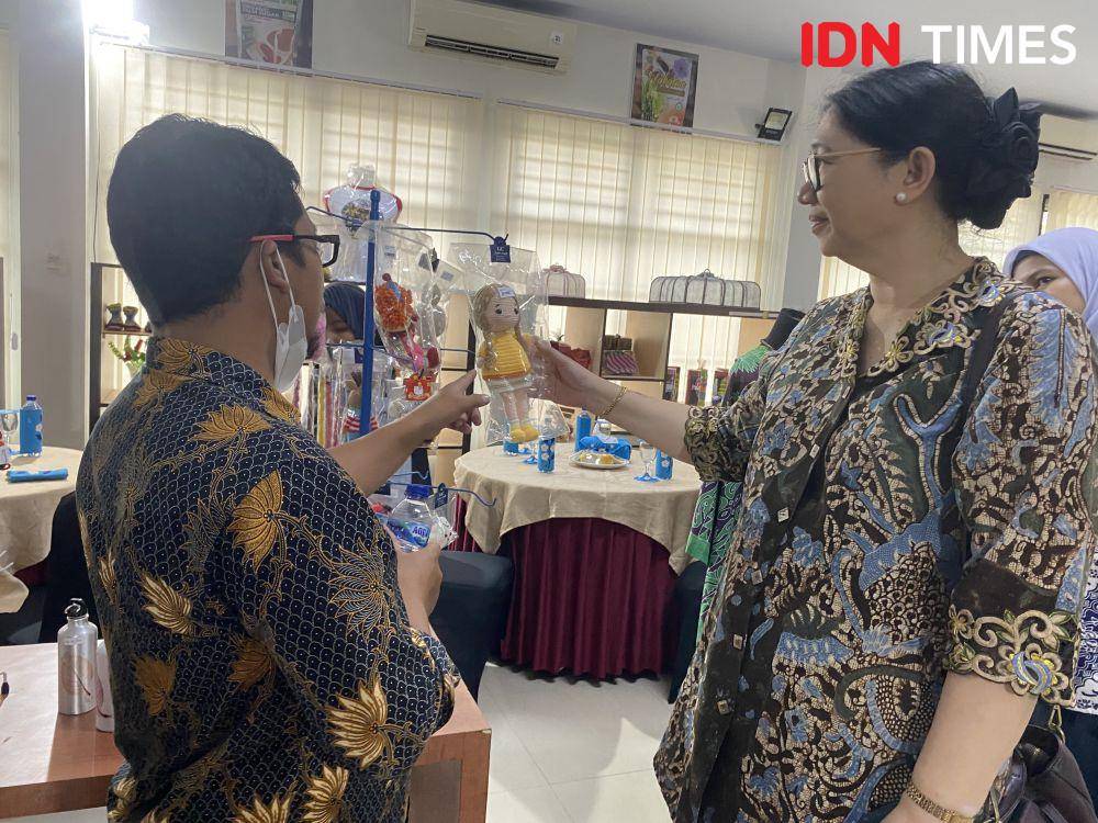 Acara pengembangan produk dalam rangkaian HUT Dekranasda ke-43 (IDN Times/Indah Permata Sari)