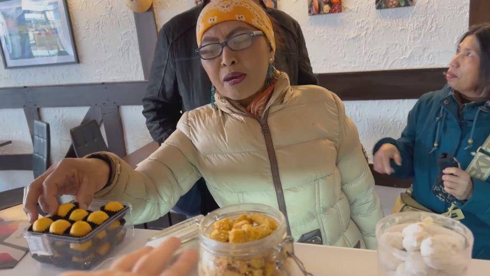 warung ibunda Shireen (YouTube.com/The Sungkars)