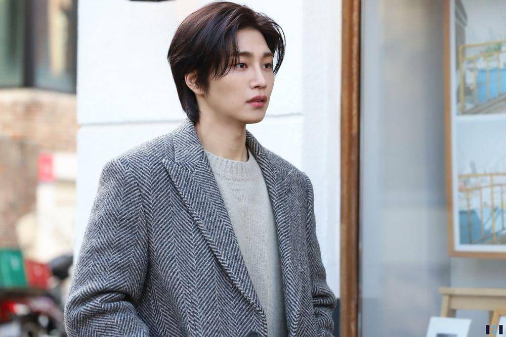 Yoo Jun Sang (post.naver.com/HB엔터테인먼트)