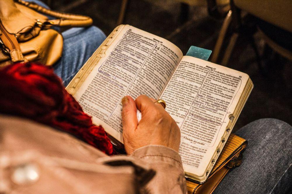 15 Ayat Alkitab untuk Menghadapi Rasa Takut dan Khawatir dalam Hidup