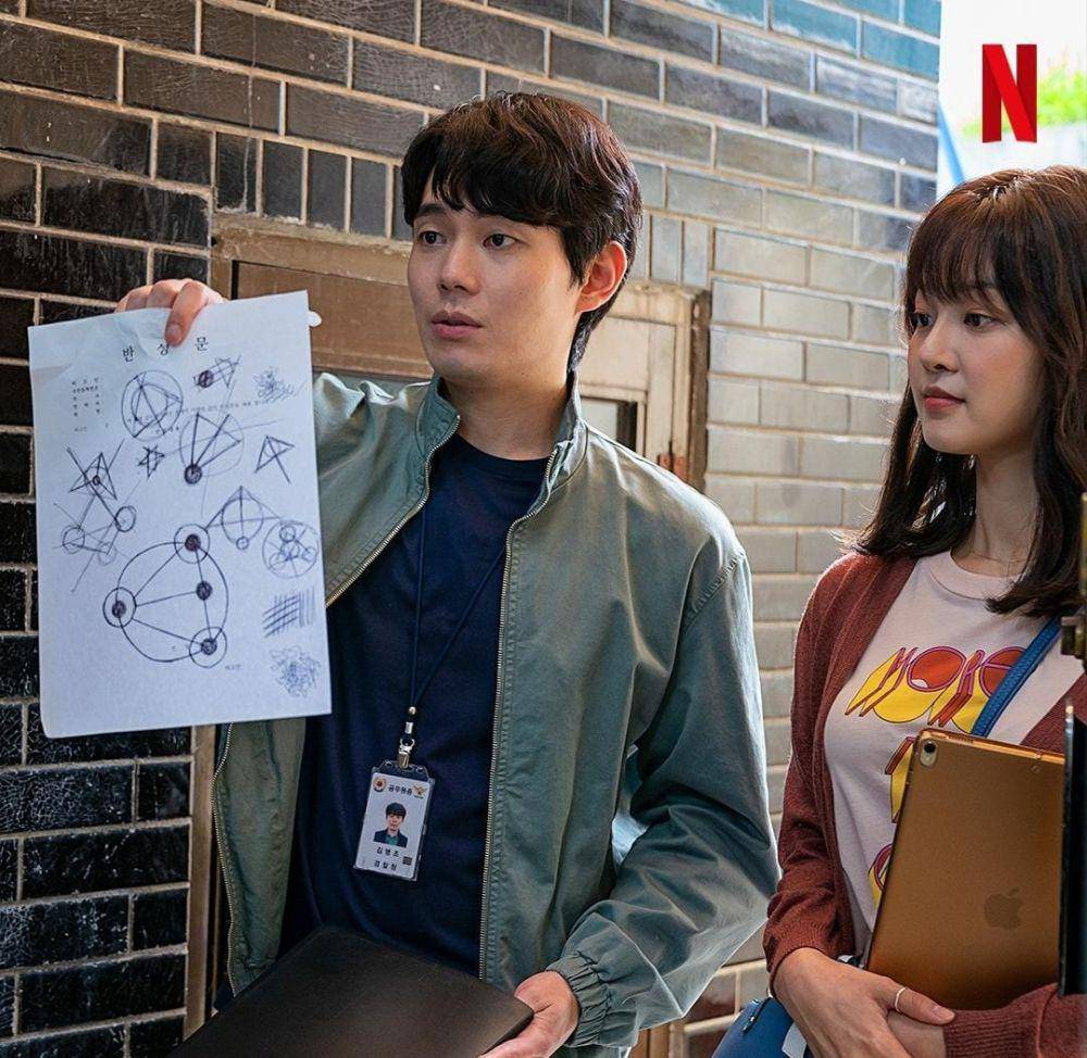 Ryu Kyung Soo di drama Glitch (instagram.com/netflixkr)