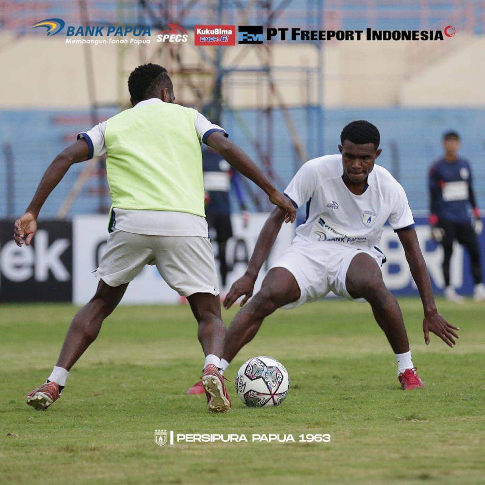 I Nyoman Ansanay (twitter.com/persipura63)