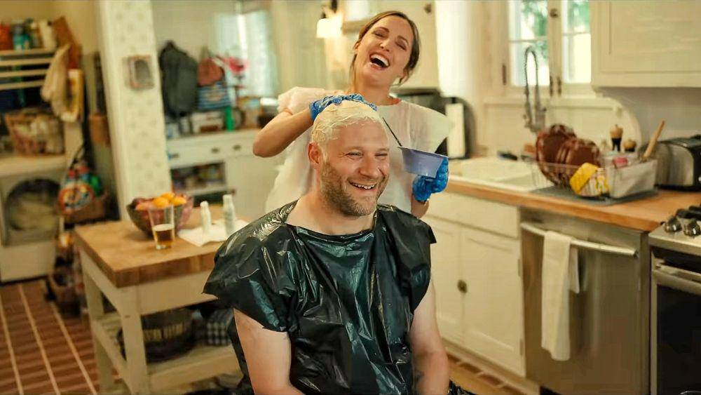 Rose Byrne dan Seth Rogen di Platonic (dok. Apple TV/Platonic)