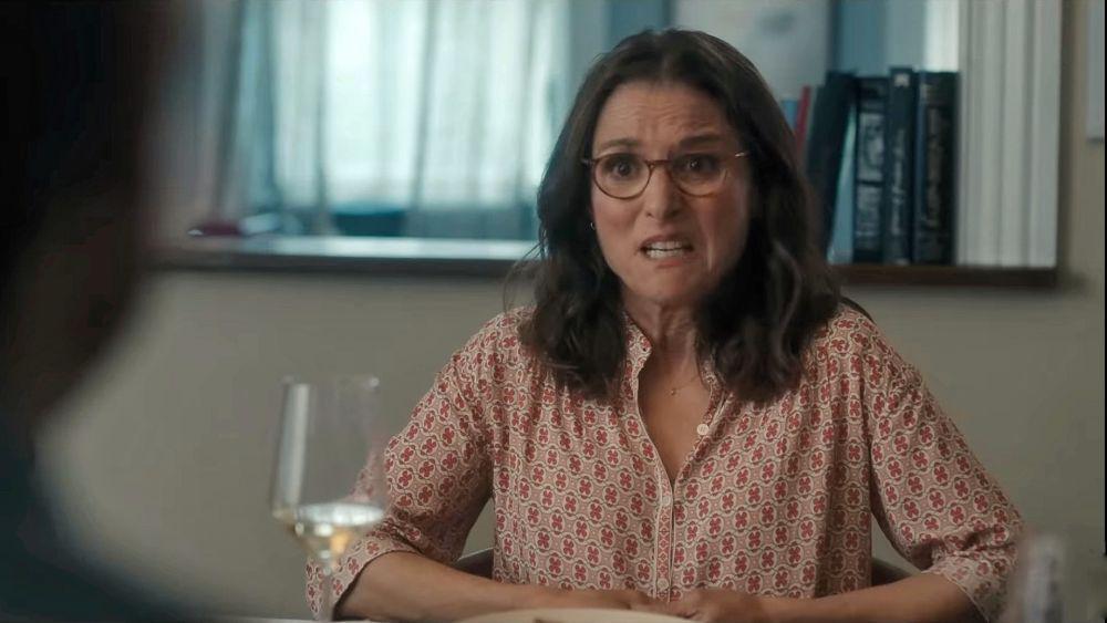 Julia Louis-Dreyfus di You Hurt My Feelings (dok. A24/You Hurt My Feelings)