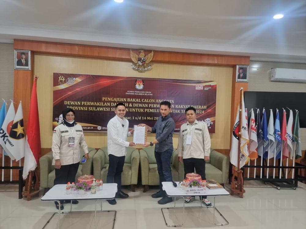 Salah satu bakal calon anggota legislatif Pemilu 2024 serahkan berkas di KPU Sulsel. (Istimewa)