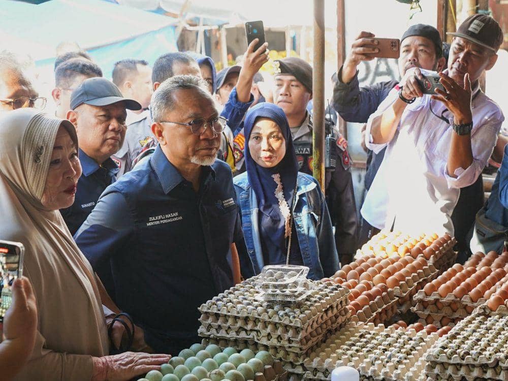 Menteri Perdangan Zulkifli Hasan saat di Pasar Terong Makassar, Rabu (3/5/2023). (Dok. Humas Kemendag)