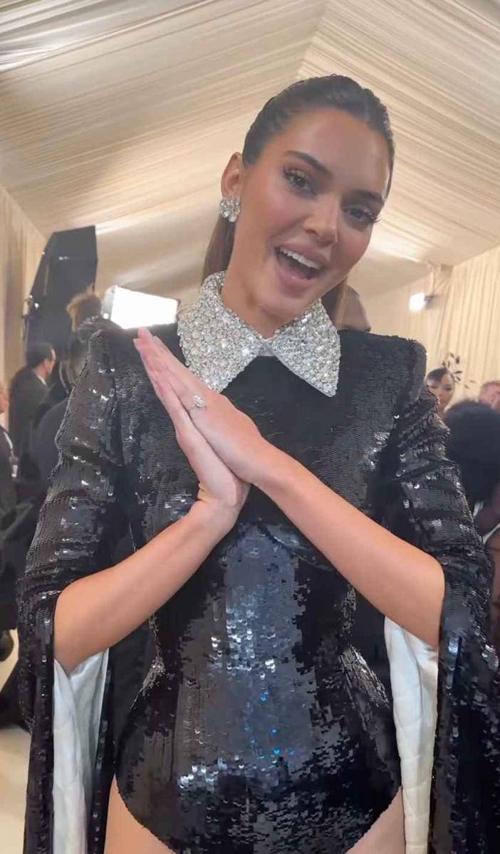 Kendall Jenner (instagram.com/voguemagazine)