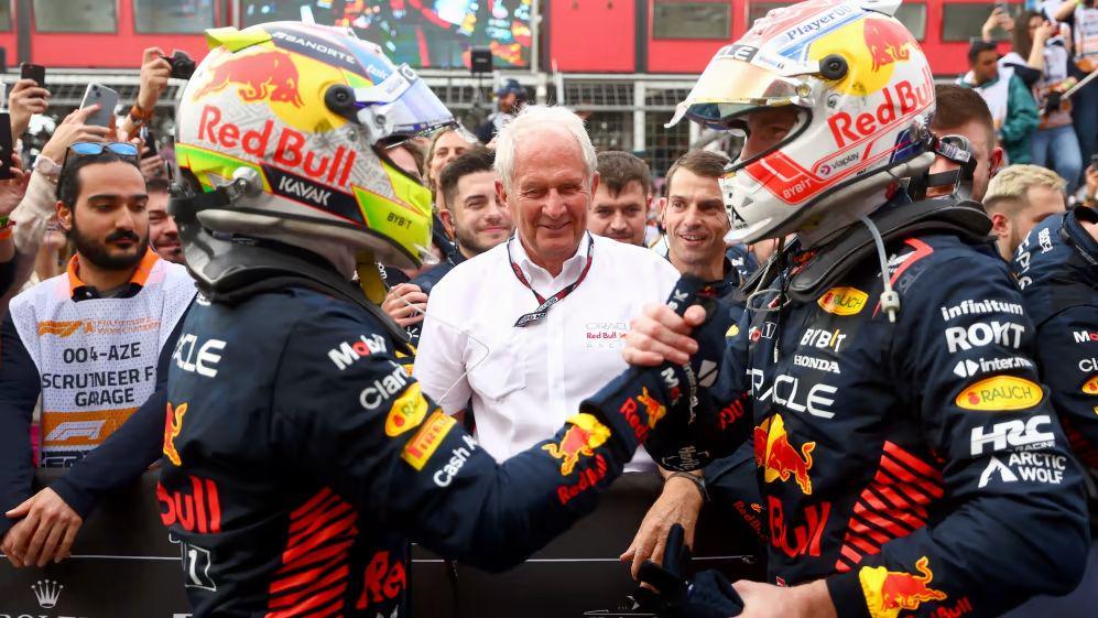 Sergio Perez bersalaman dengan Max Verstappen selepas main race GP Azerbaijan 2023. (formula1.com)