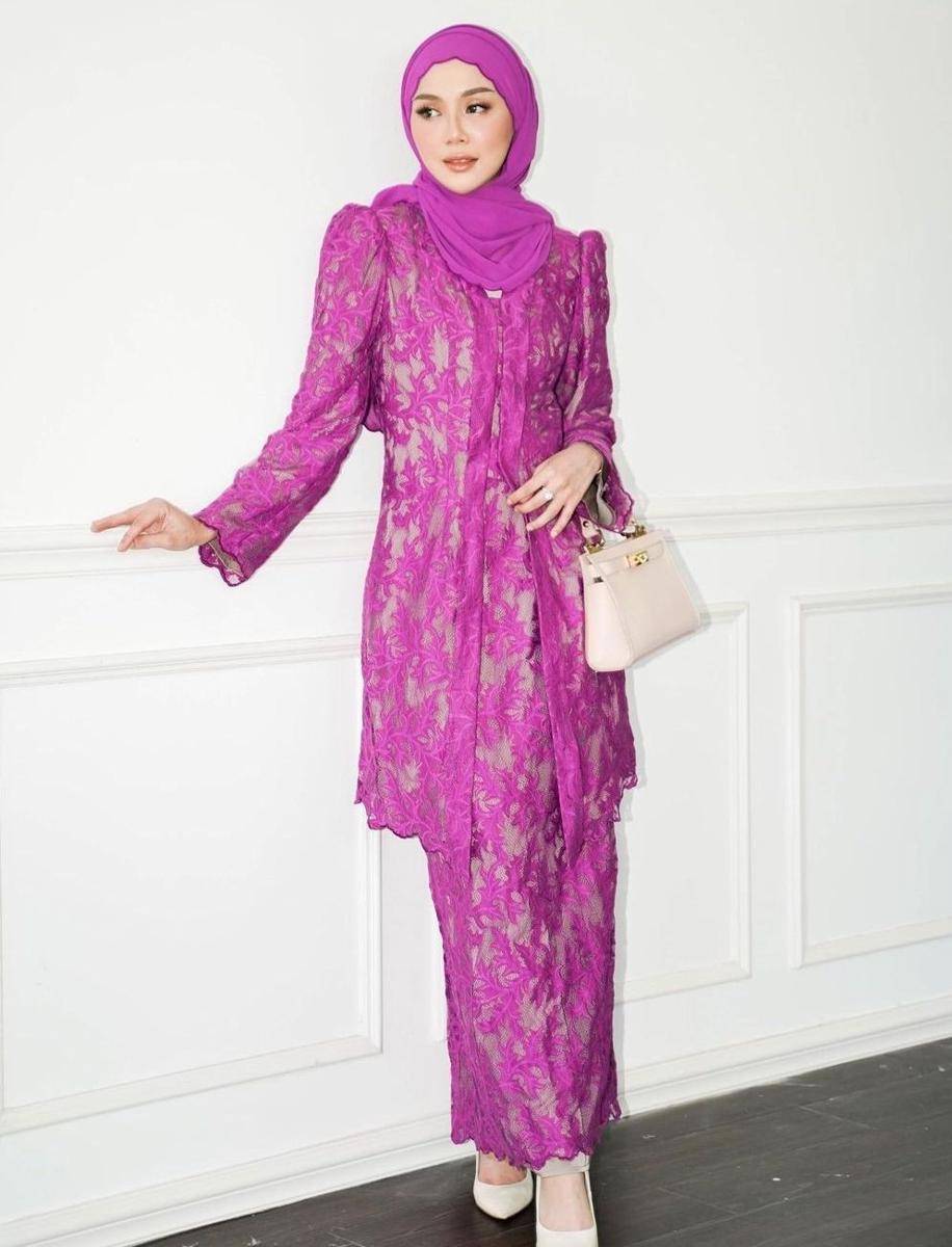 OOTD kondangan hijab (instagram.com/nurinafiqaaah)