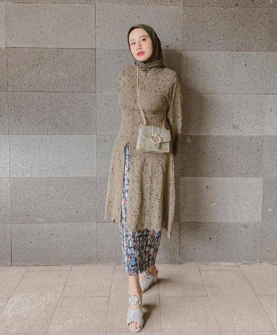 Ootd kondangan hijab (instagram.com/diyanahnk)