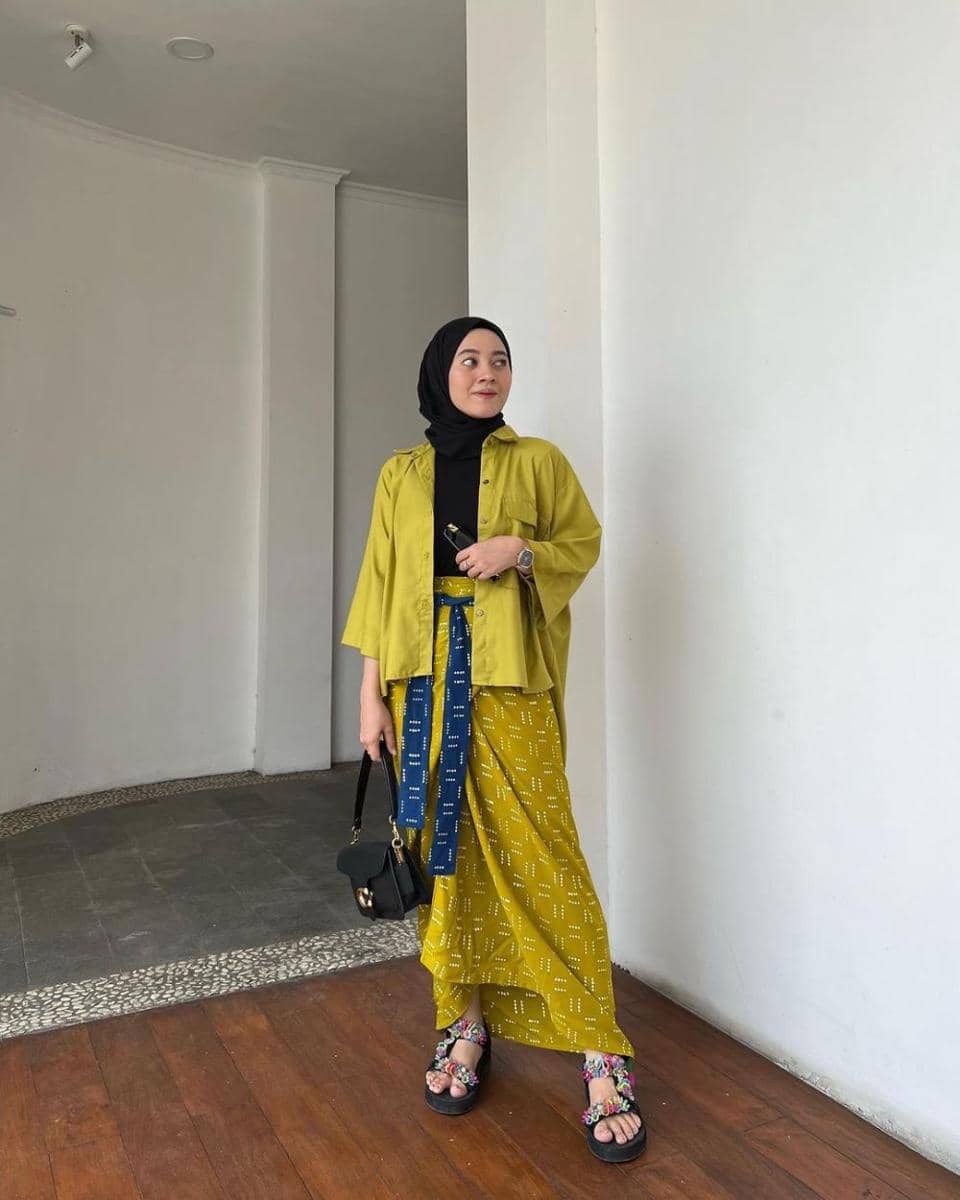 Gaya OOTD colorful Renny Silviana (instagram.com/rennysilviana)