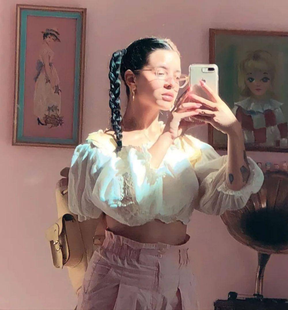 potret Melanie Martinez (instagram.com/littlebodybiggirlheart)