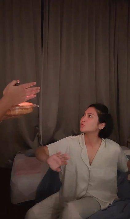 potret kejutan ulang tahun ke-34 Caca Tengker (instagram.com/rieta_amilia)