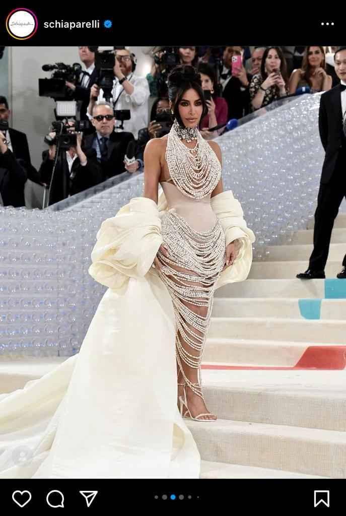 Kim Kardashian (instagram.com/schiaparelli)