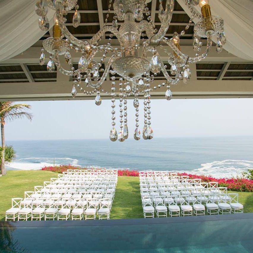 Semara Luxury Villa Resort (instagram.com/semarauluwatu)