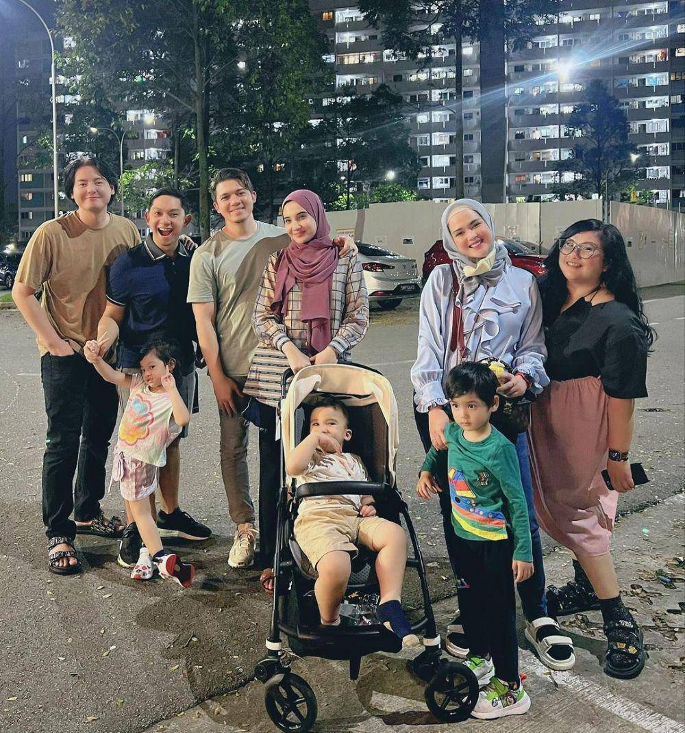 potret Cut Meyriska dan keluarga di Singapura (instagram.com/cutratumeyriska)
