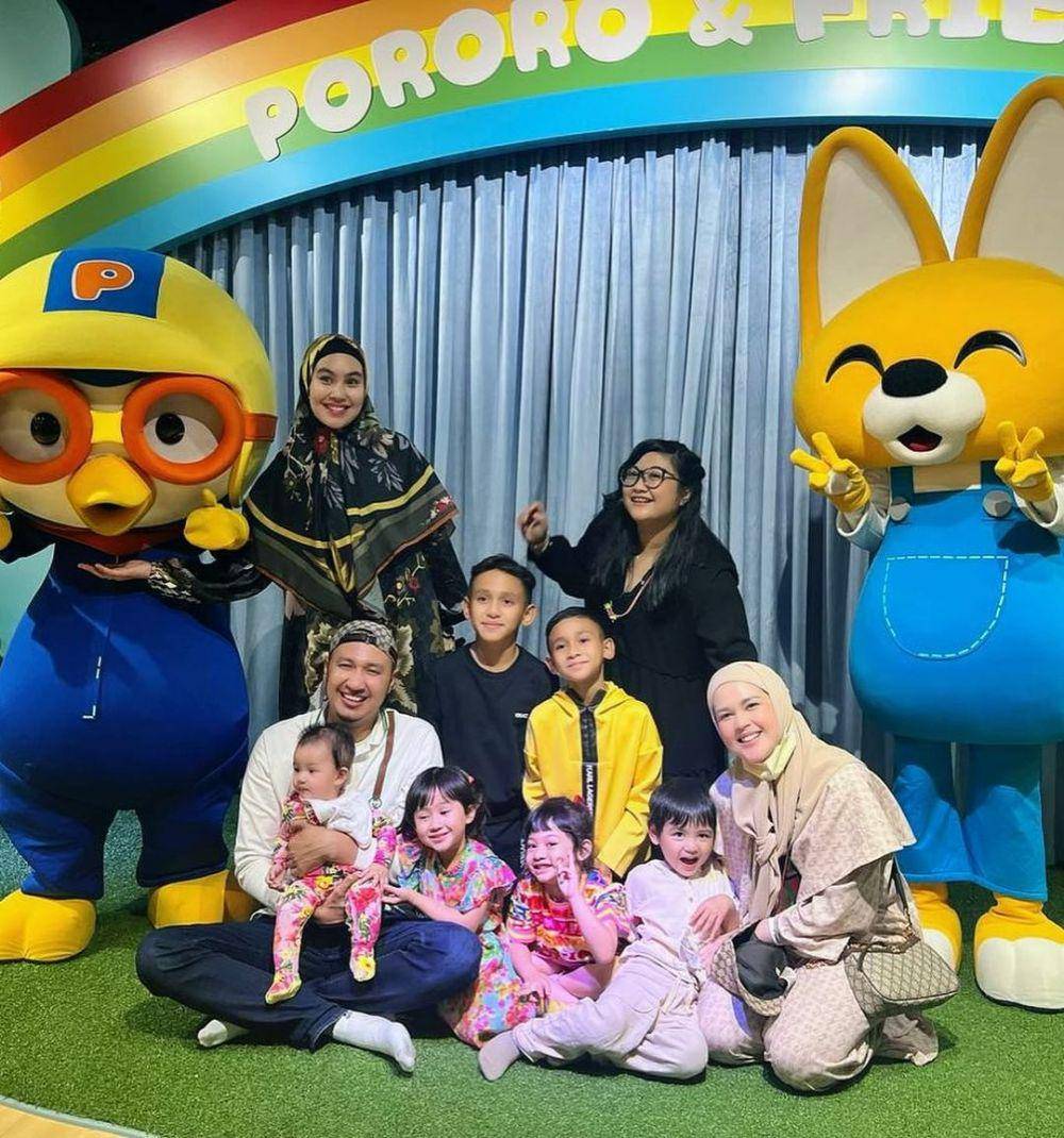 potret Cut Meyriska dan keluarga di Singapura (instagram.com/cutratumeyriska)