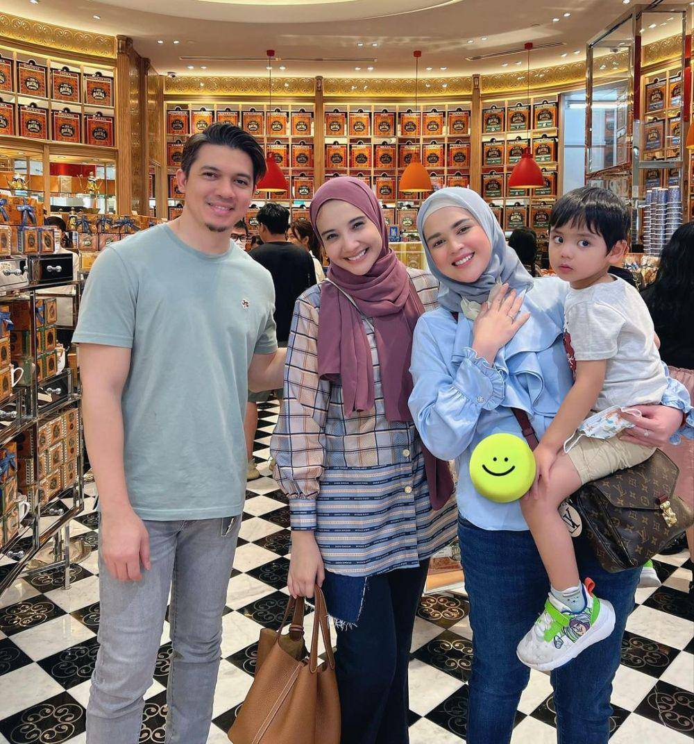 potret Cut Meyriska dan keluarga di Singapura (instagram.com/cutratumeyriska)