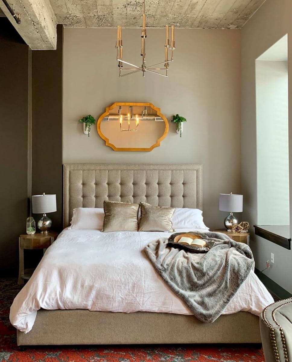 inspirasi upholstered headboard (unsplash.com/@awcreativeut)