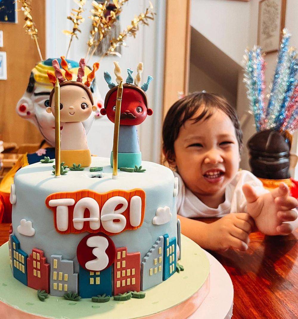 pesta ulang tahun Tabi ke-3 (instagram.com/andienaisyah)