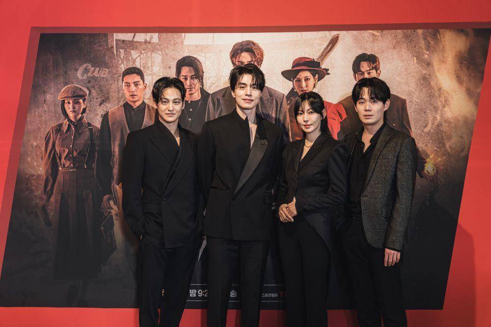 potret Kim Bum dan Lee Dong Wook bersama Kim So Yeon dan Ryu Kyung Soo (dok.CJ ENM)