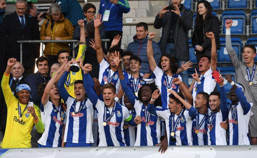 pemain FC Porto saat menjuarai UEFA Youth League 2018/2019 (twitter.com/UEFAYouthLeague)