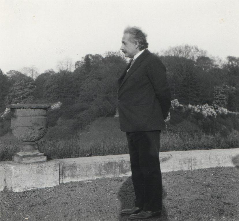 potret Albert Einstein (commons.wikimedia.org/ETH-BIBLIOTHEK)