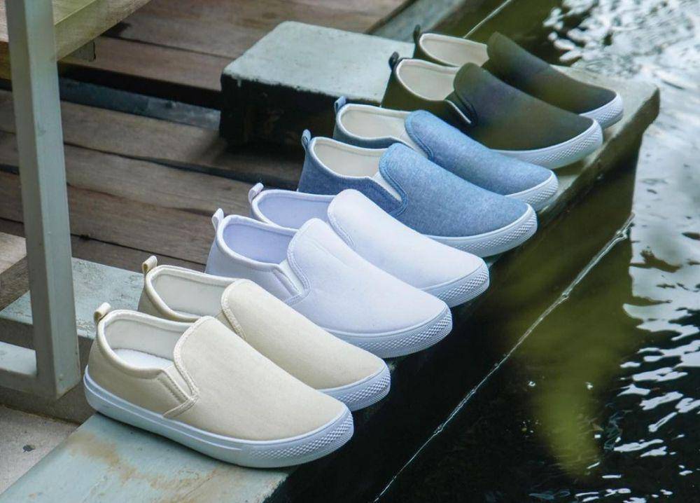 ilustrasi slip on (Instagram.com/shopatblow)