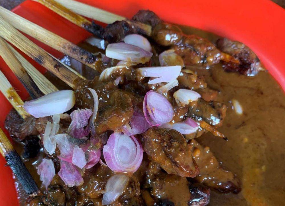 Sate ayam Bu Umi (instagram.com/susyuuupisang)