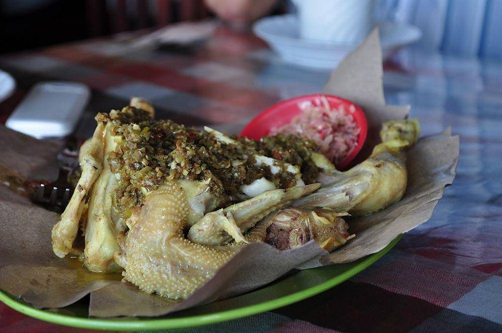 ilustrasi ayam betutu (commons.wikimedia.org/m4sh.3d)
