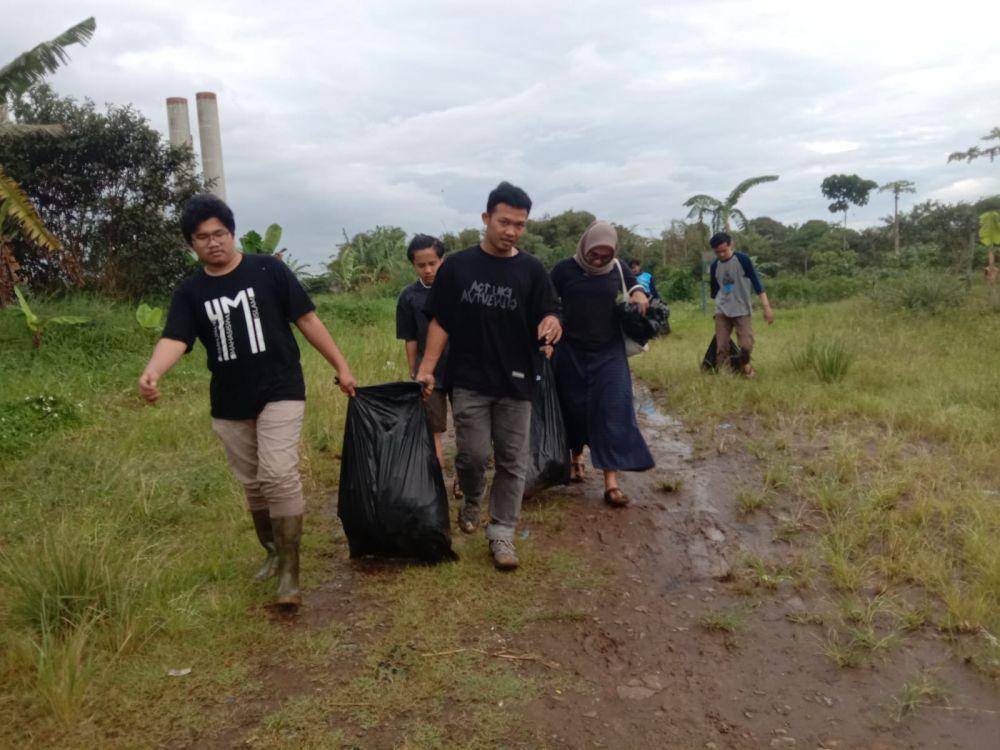 Partisipasi dari berbagai lapisan masyarakat (citarumharum.jabarprov.go.id)