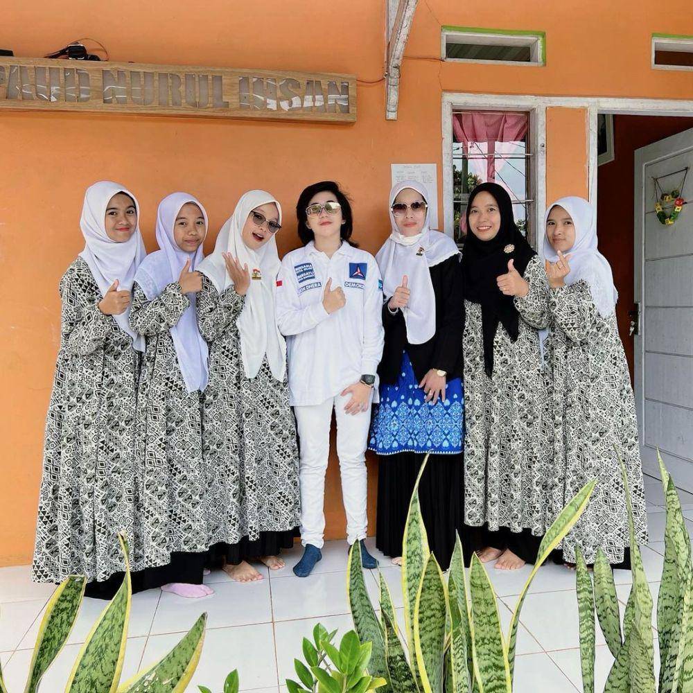 Dera Idol mendaftar sebagai bakal calon legislatif (instagram.com/derasiagian)