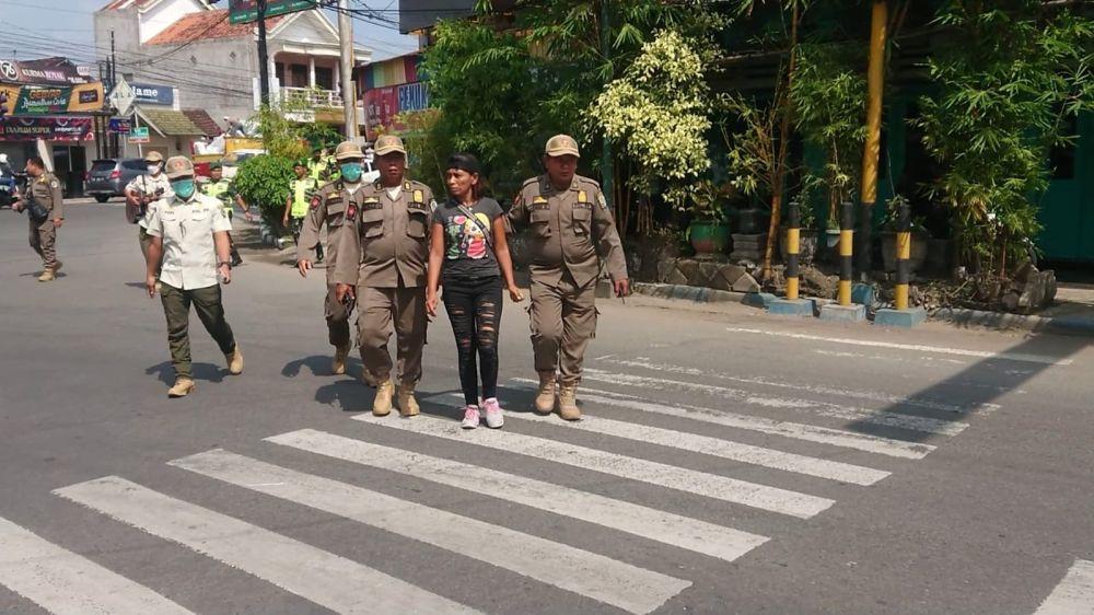 Pengamen yang terjaring razia di Tulungagung. IDN Times/ Bramanta Pamungkas