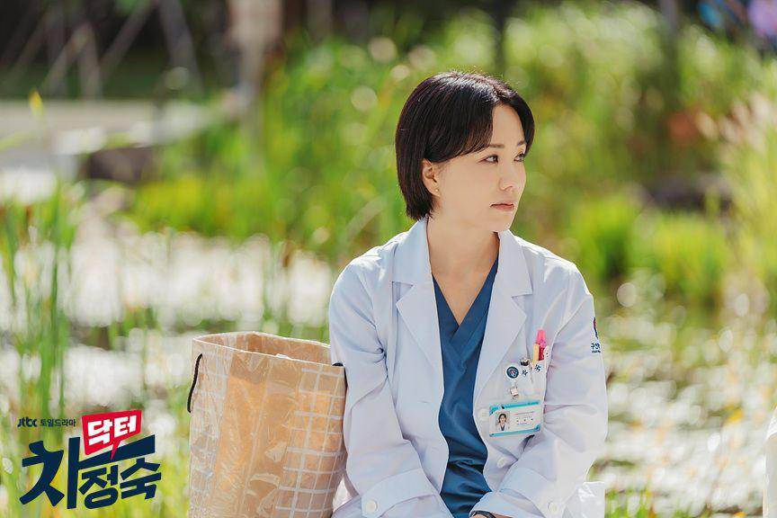 Uhm Jung Hwa di drama Doctor Cha (dok. JTBC/Doctor Cha)
