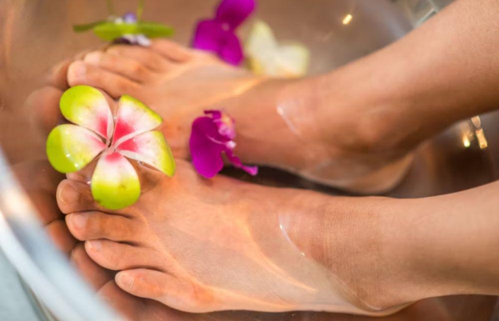 Ilustrasi spa kaki(unsplash.com/@runejohs)