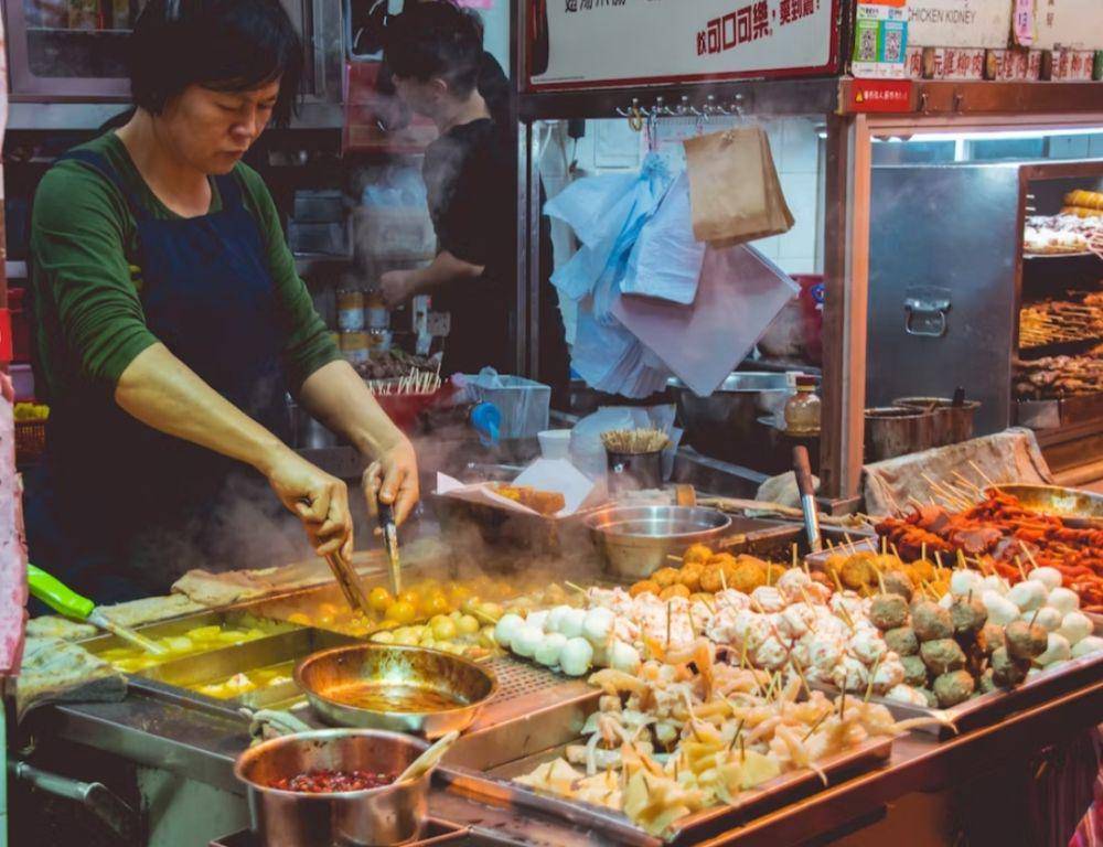 Ilustrasi street food(unsplash.com/@thevernon)