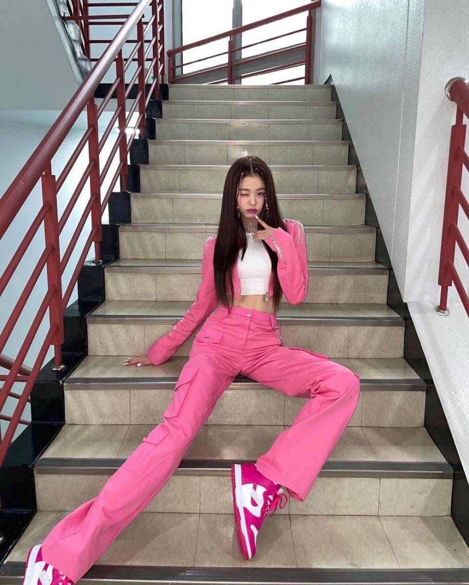 Wonyoung IVE (instagram.com/for_everyoung10)